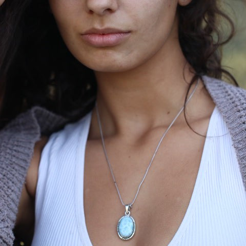 שרשרת עם תליון דגם אינדו