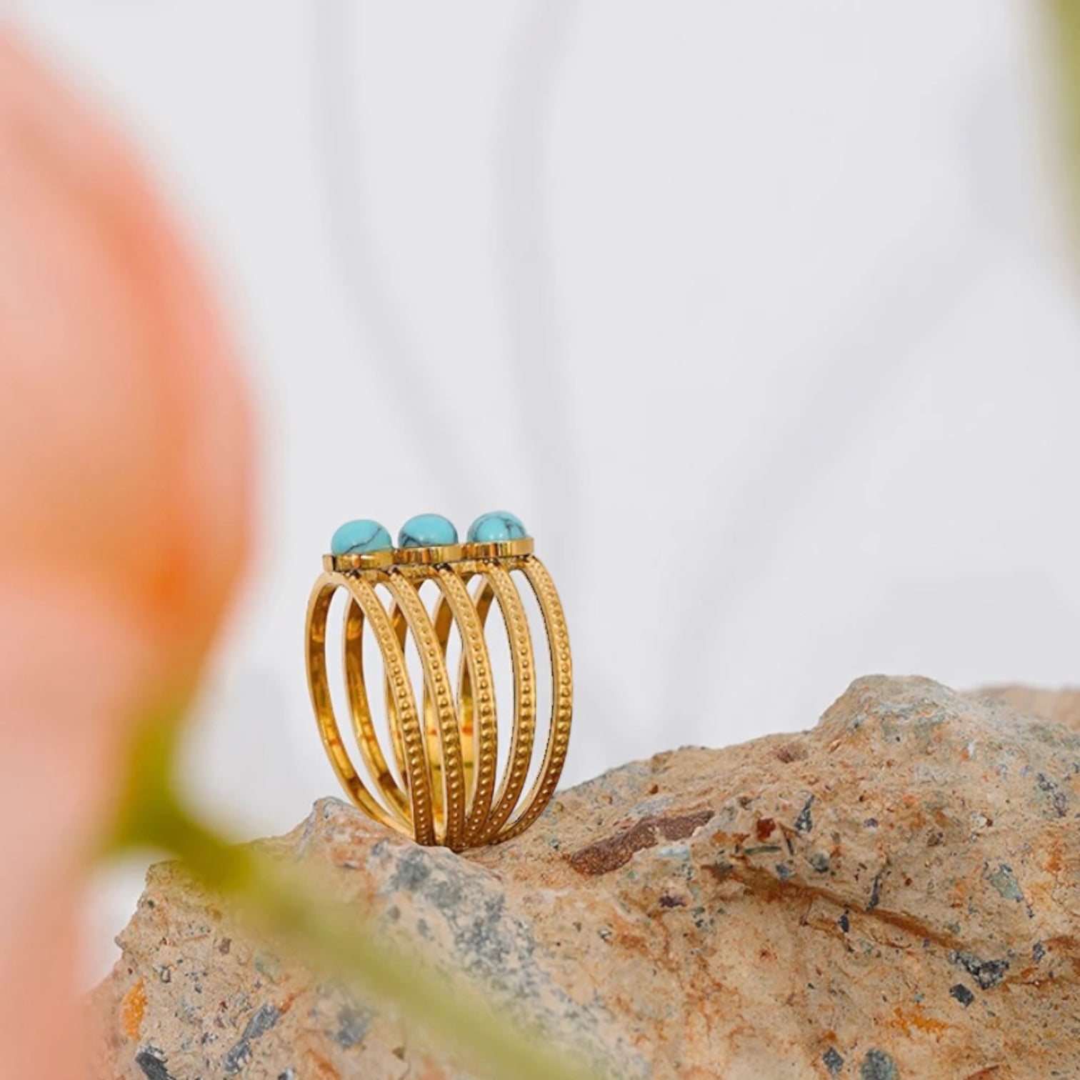 טבעת שלושת האבנים