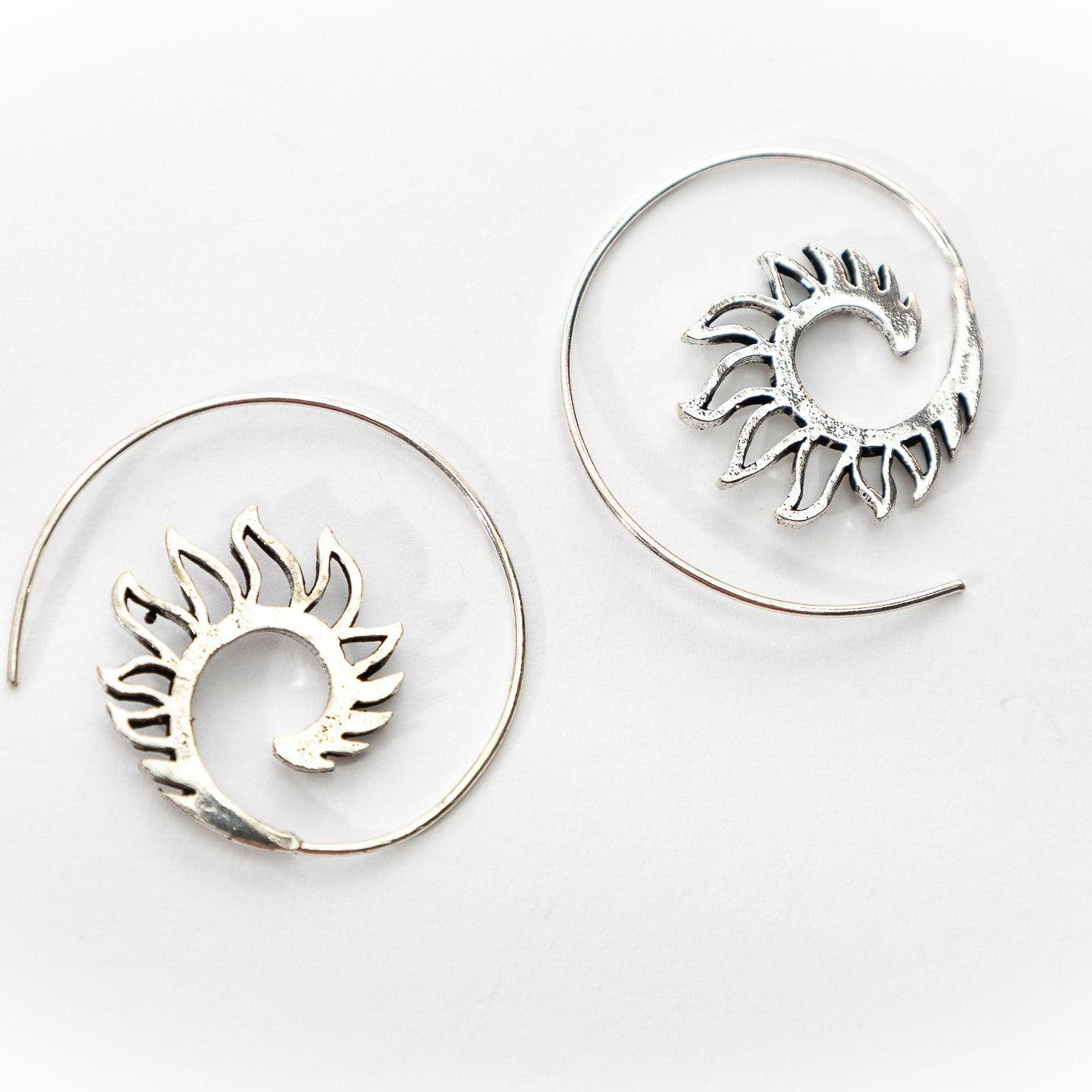 עגילי ספירלה אש