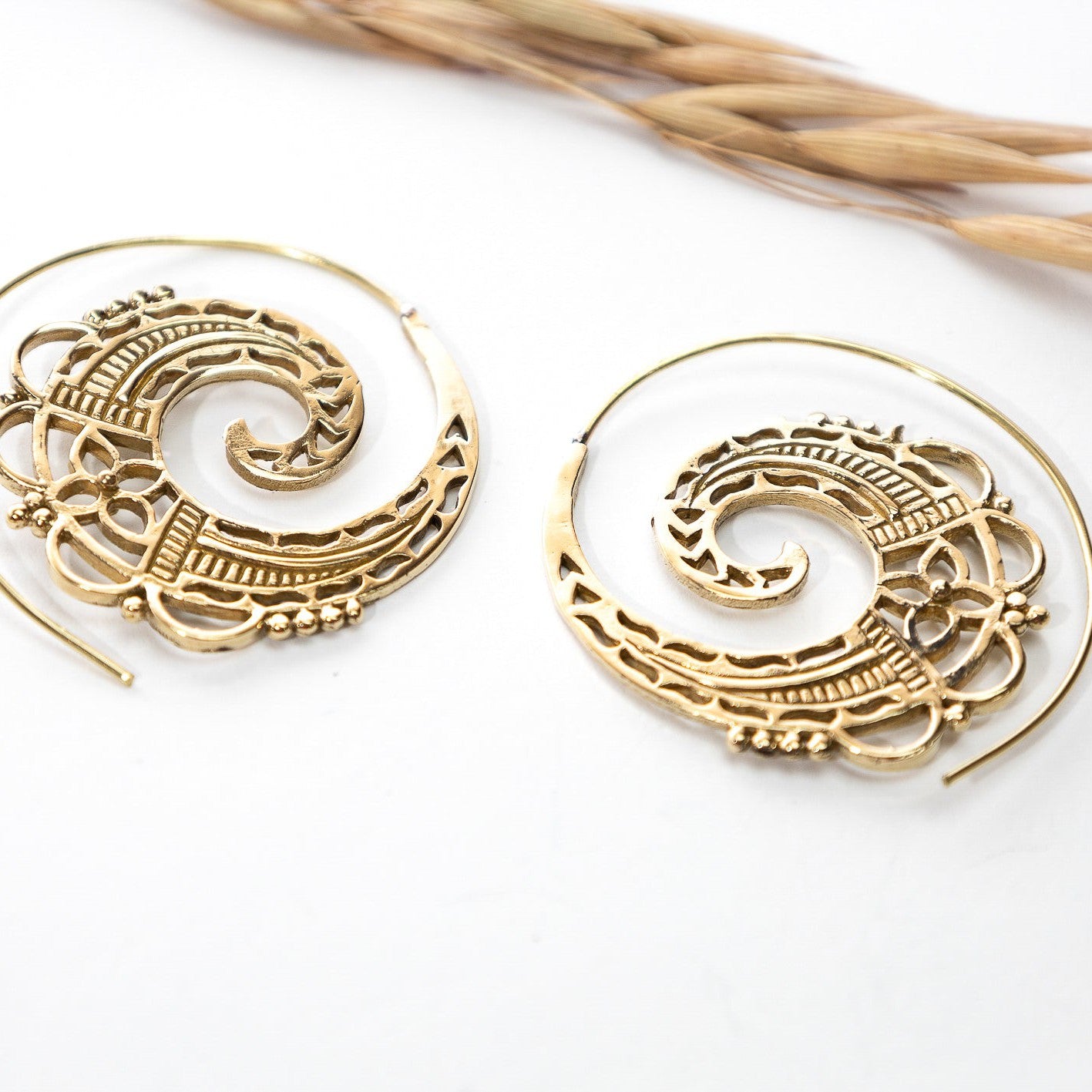 עגילי ספירלה באטסו