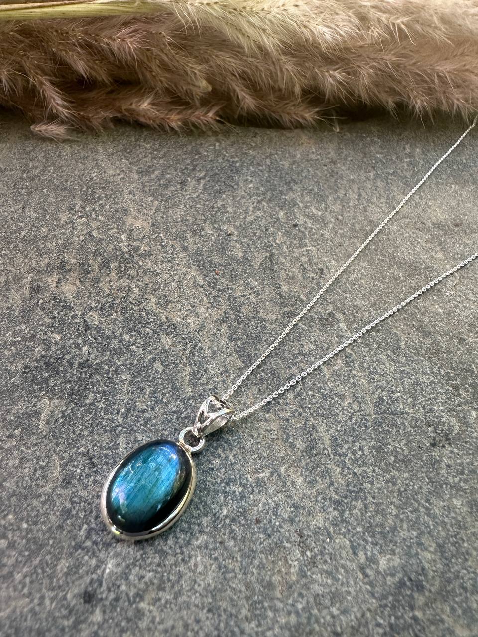 לברדורייט Oval שרשרת