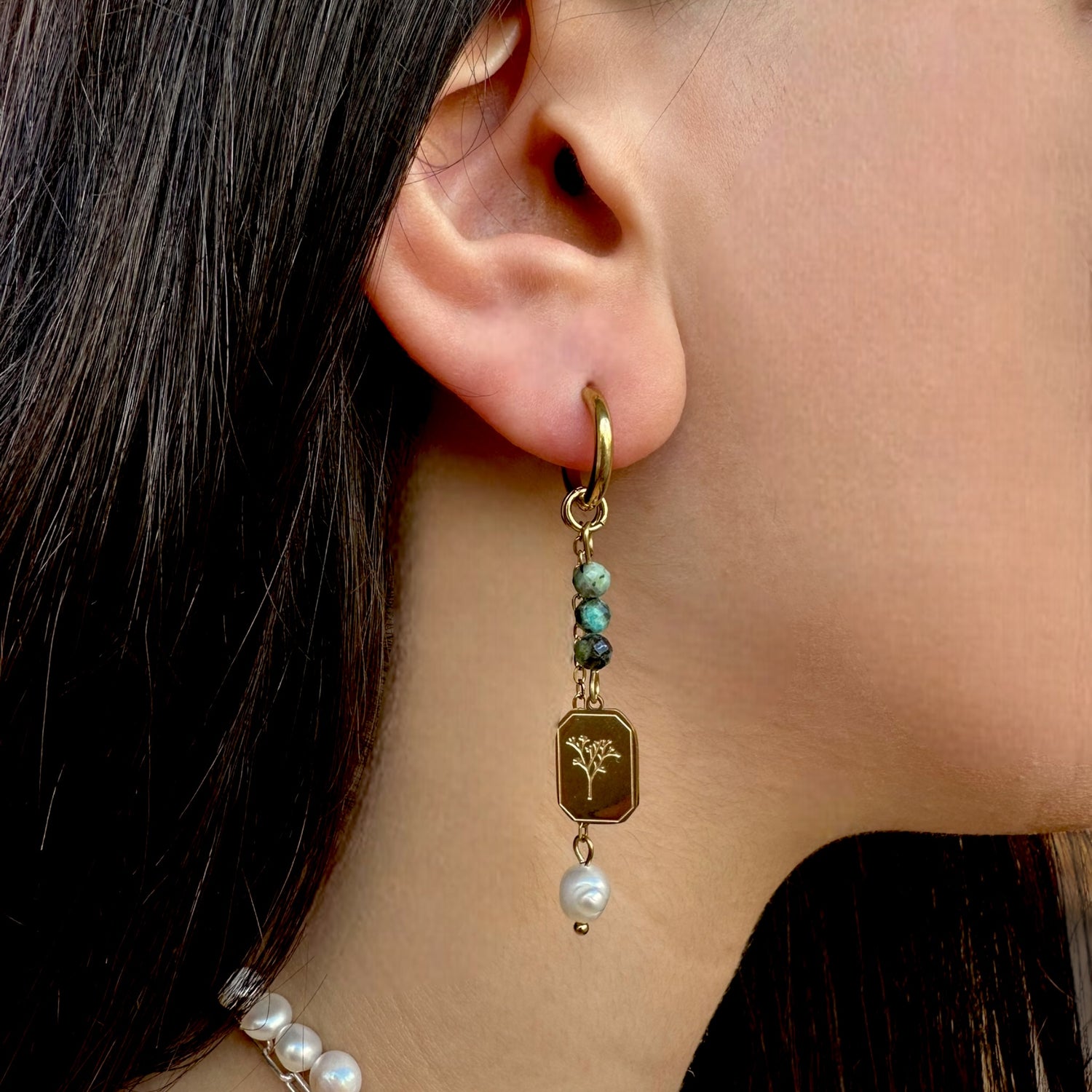 עגילי חישוק מרובע עם חריטה