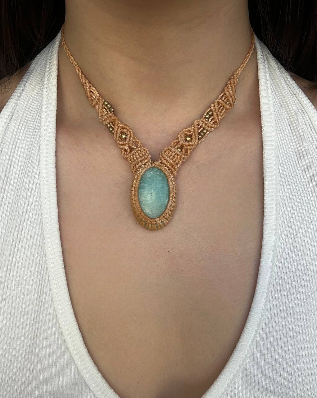 שרשרת מקרמה אמזונייט חום בהיר