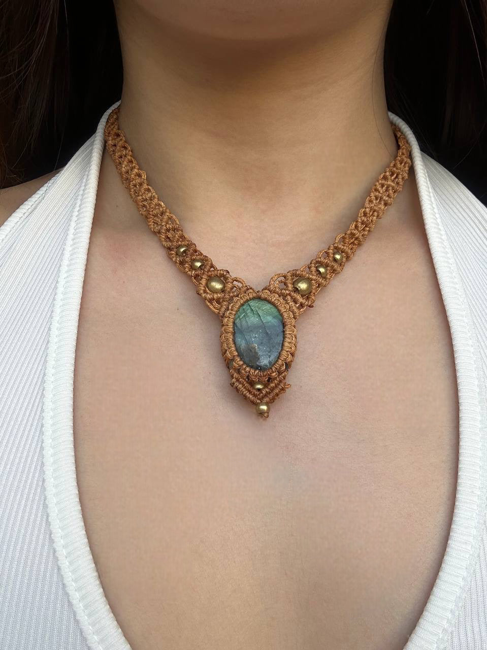 שרשרת מקרמה חרדל לברדורייט