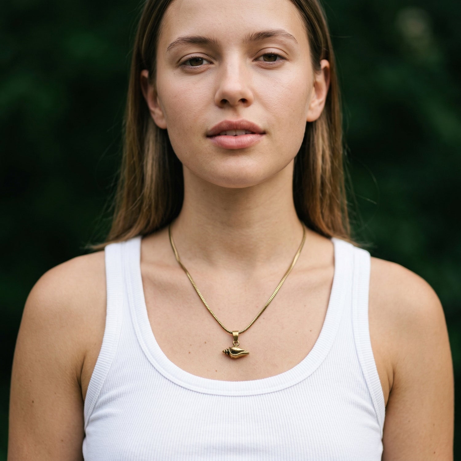 שרשרת עם תליון קונכיה