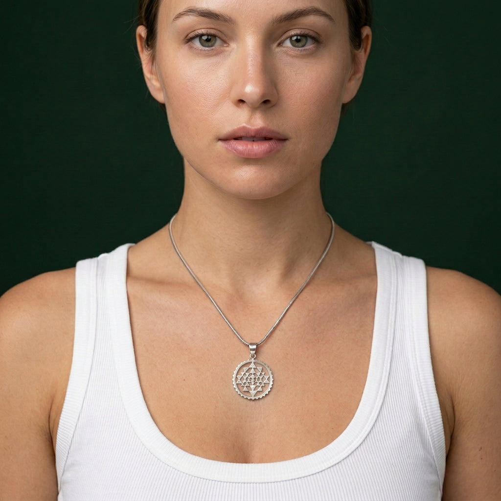 שרשרת עם תליון סרי יאנטרה