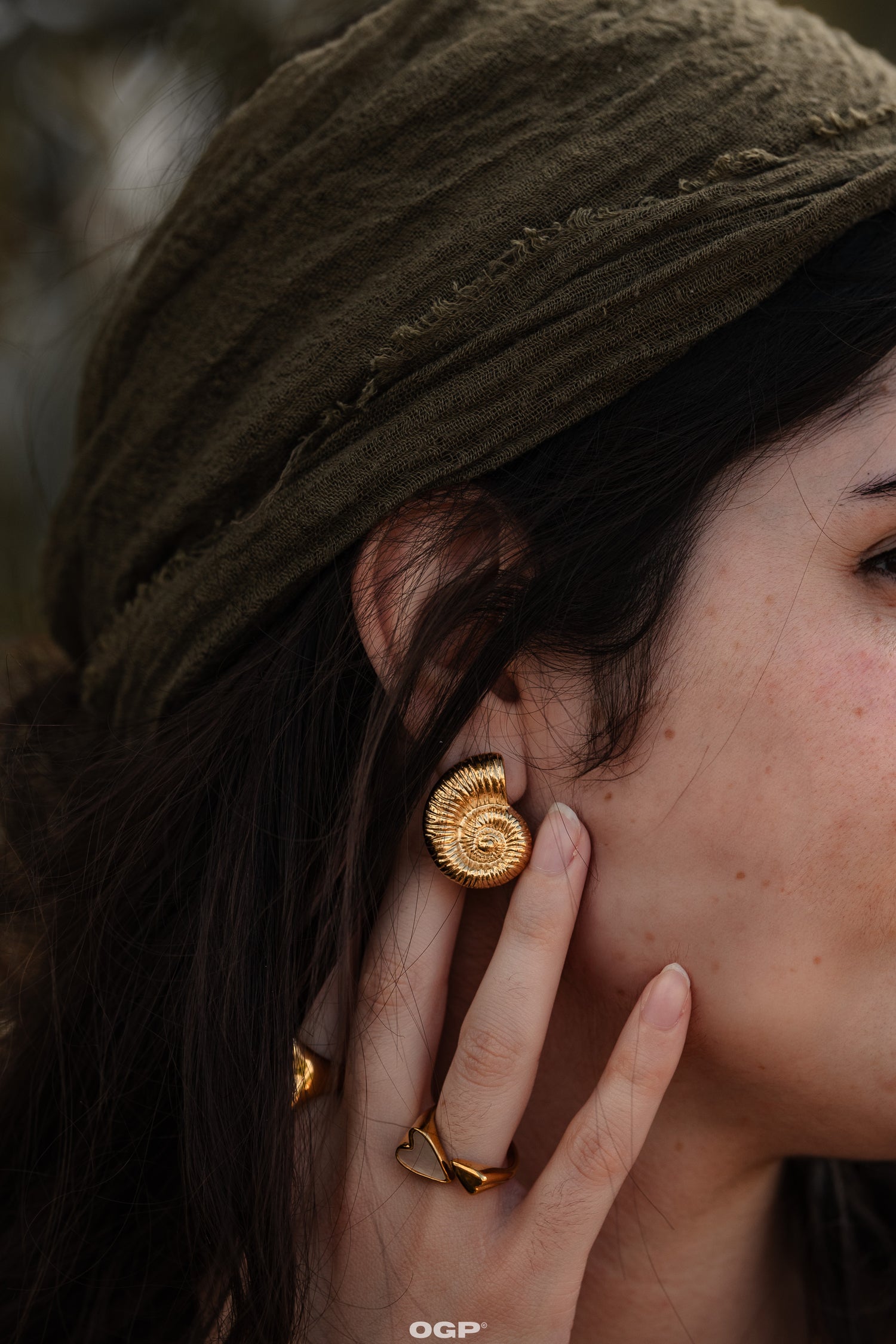 עגילי שבלול צמודים