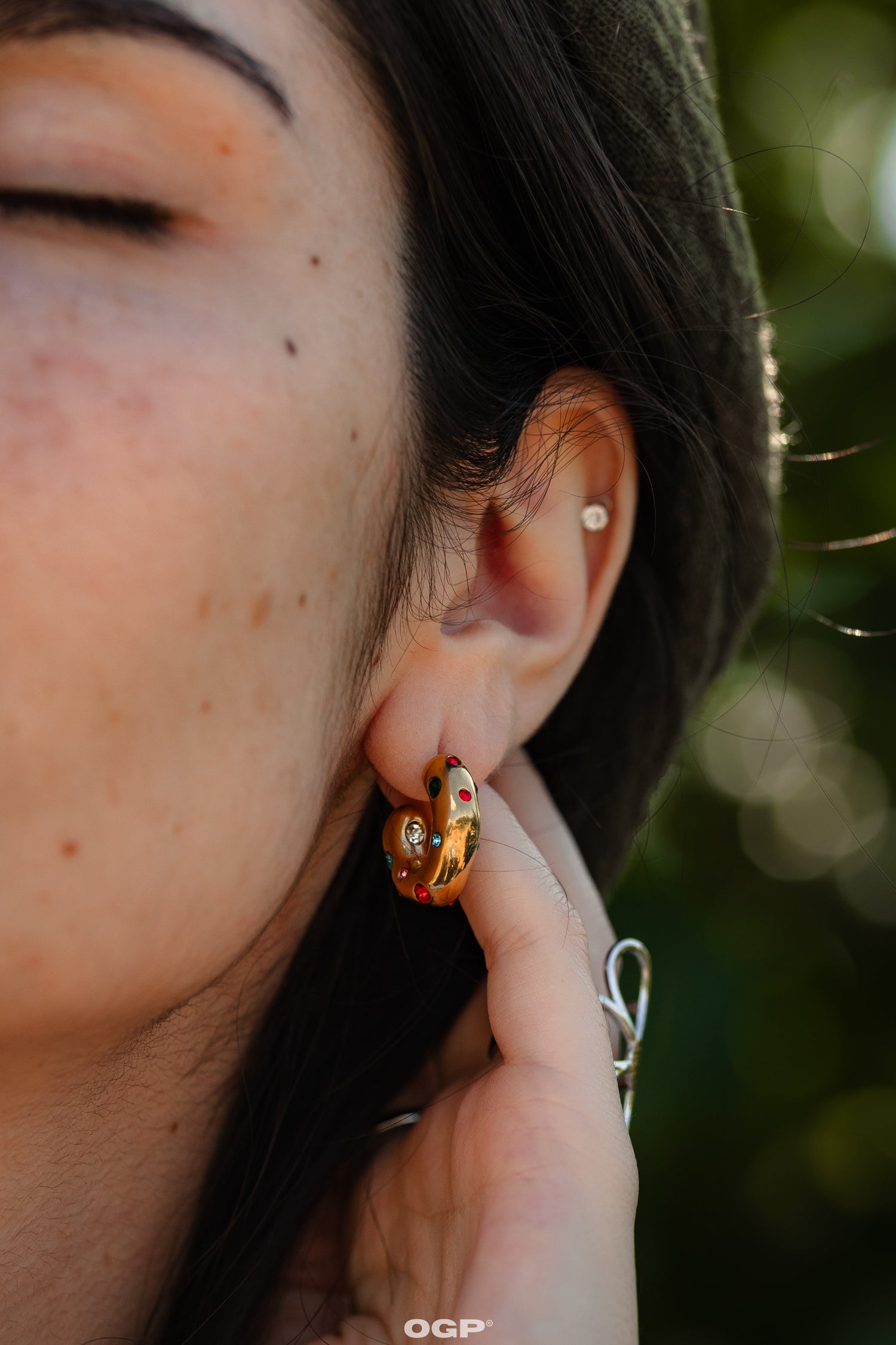 עגיל חישוק צבעוני