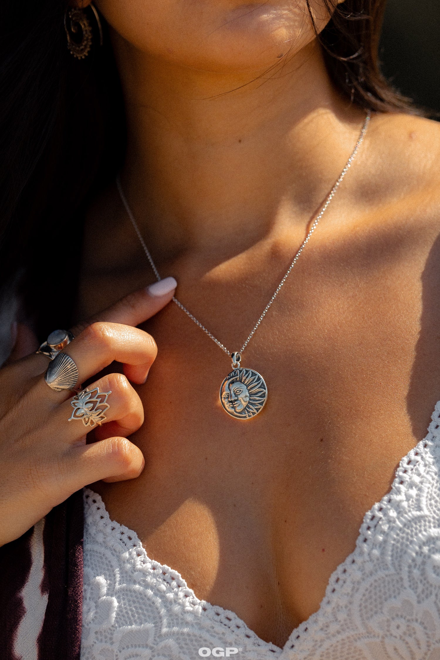 שרשרת שמש וירח