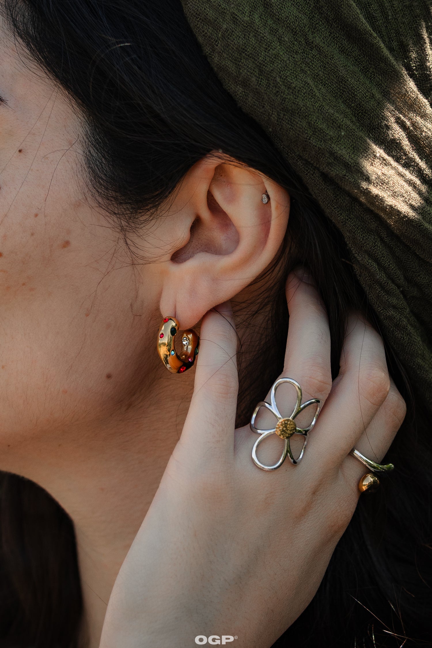 עגיל חישוק צבעוני